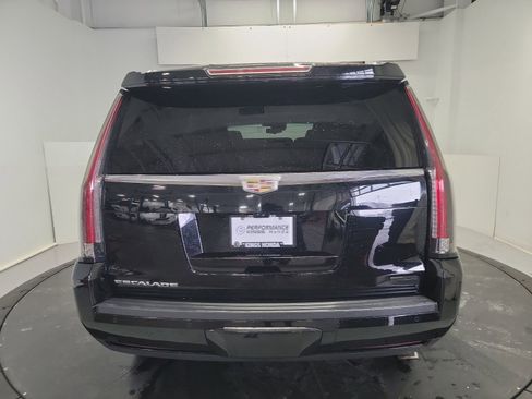 Used 2019 Cadillac Escalade Luxury w/ LPO, Radiant Package image 8