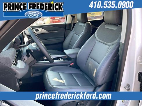 New 2026 Ford Explorer Active w/ Active Comfort Package image 9