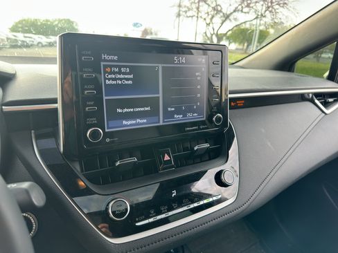 Used 2022 Toyota Corolla XSE image 18