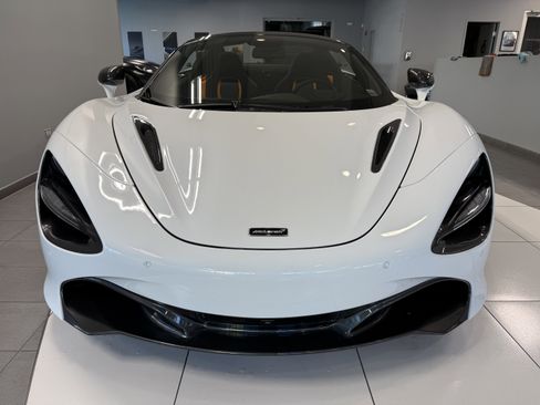 Used 2021 McLaren 720S Spider image 10