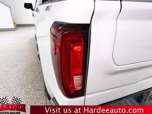 Used 2021 GMC Sierra 1500 SLT w/ SLT Premium Plus Package AWD/4WD image 9