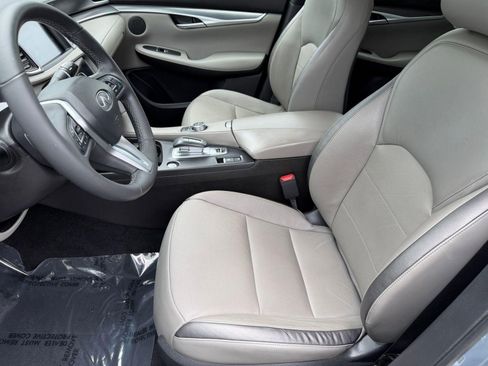 Used 2023 INFINITI QX50 Luxe FWD image 5