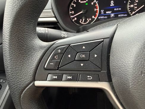 Used 2024 Nissan Altima 2.5 SV FWD image 15