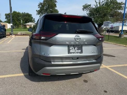 Used 2021 Nissan Rogue SV FWD image 7