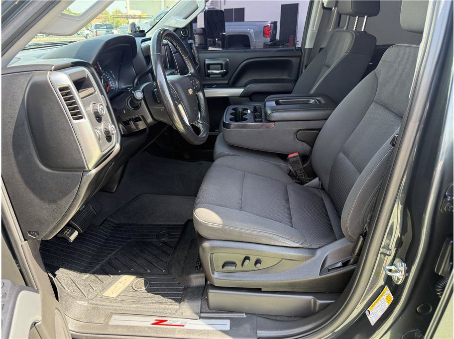 Used 2018 Chevrolet Silverado 1500 LT w/ All Star Edition AWD/4WD image 9