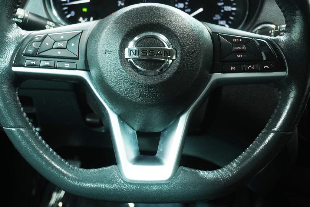 Used 2017 Nissan Rogue SV AWD/4WD image 15