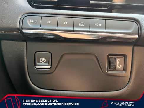 Used 2024 Cadillac Escalade ESV Premium Luxury AWD/4WD image 18