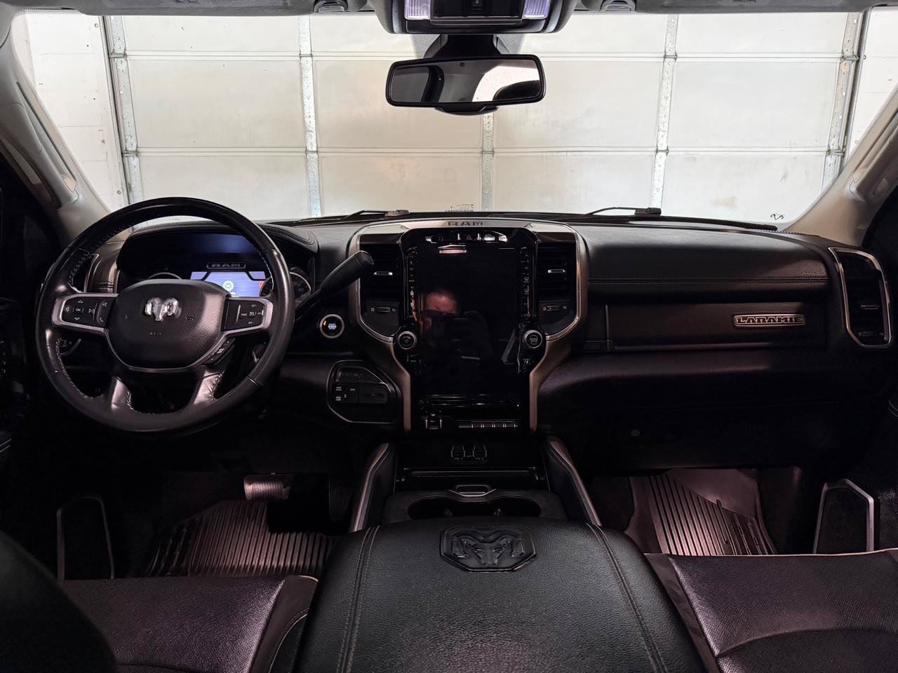 Used 2023 RAM 3500 Laramie AWD/4WD image 16