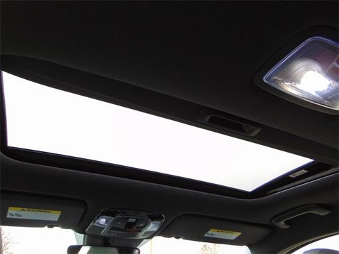 Used 2022 Hyundai Santa Cruz SEL Premium image 22