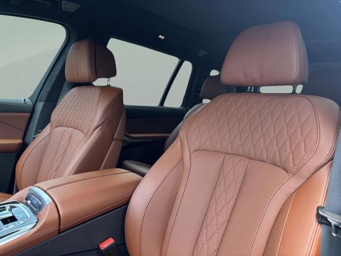 Used 2026 BMW X7 M60i image 24