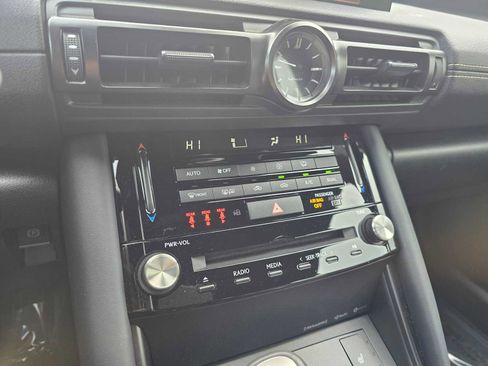Certified 2025 Lexus IS 300 F Sport image 28