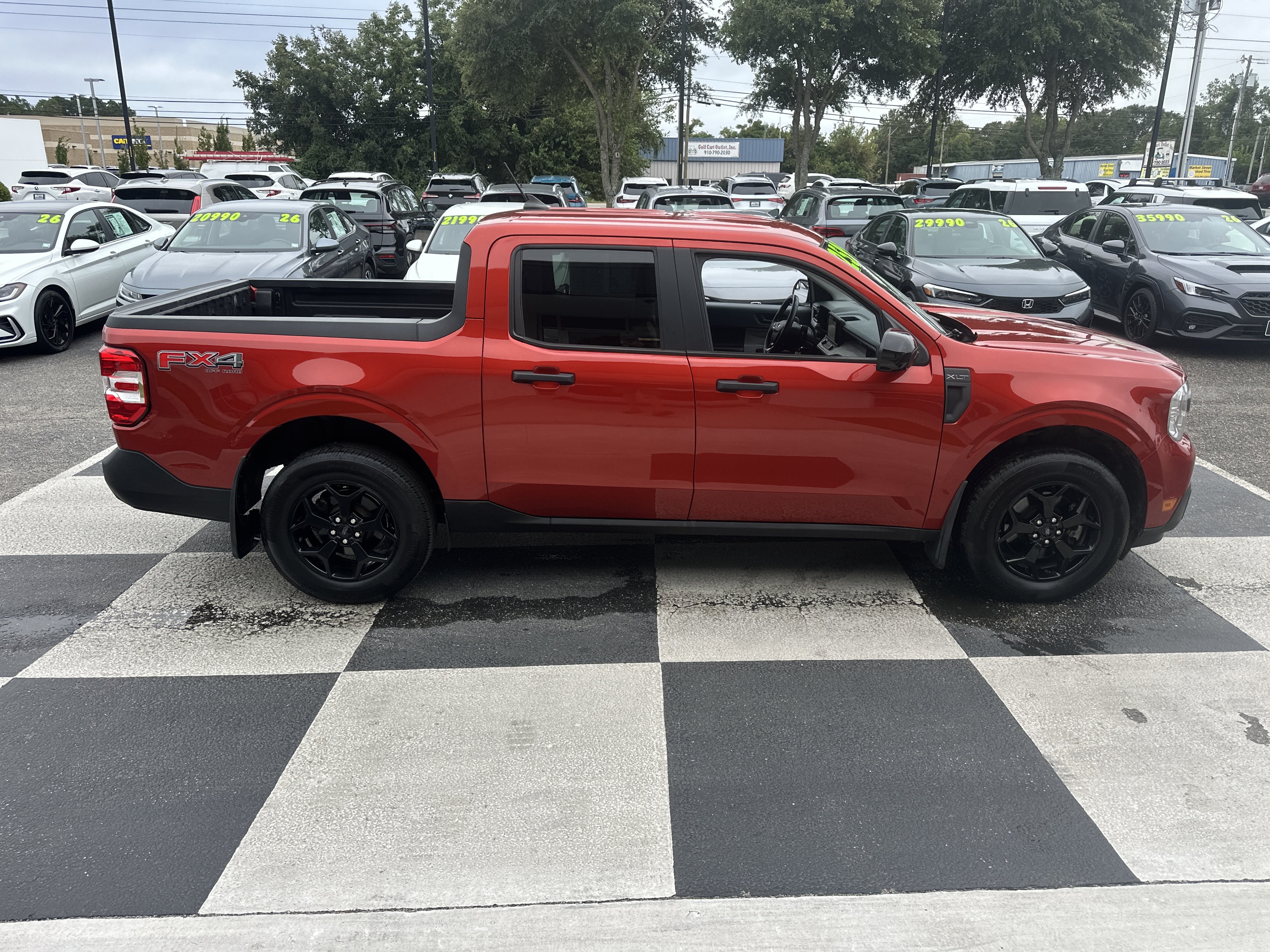 Used 2024 Ford Maverick XLT w/ XLT Luxury Package AWD/4WD image 3