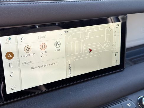 Used 2024 Land Rover Defender 110 S image 32