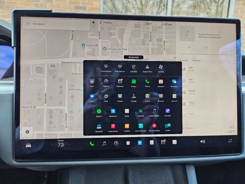 Used 2024 Tesla Model X Plaid image 41