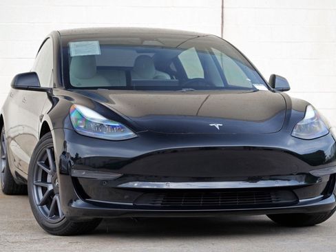 Used 2021 Tesla Model 3 Standard Range Plus RWD image 4