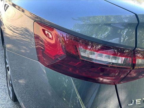 Certified 2023 Volkswagen Jetta S FWD image 32