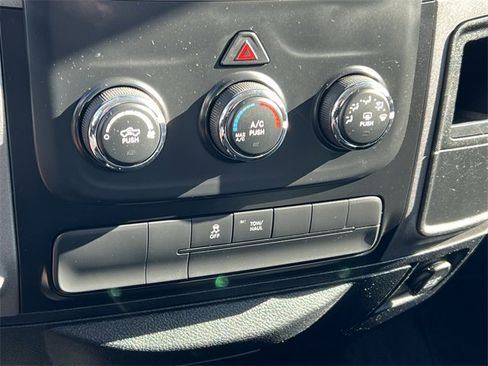 Used 2017 RAM 1500 Express image 23