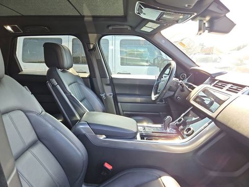 Used 2020 Land Rover Range Rover Sport HSE image 8