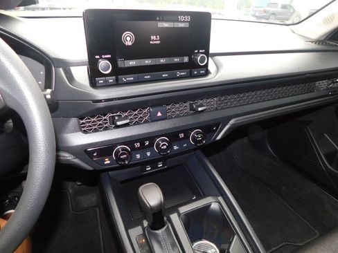 Used 2025 Honda Accord SE image 31