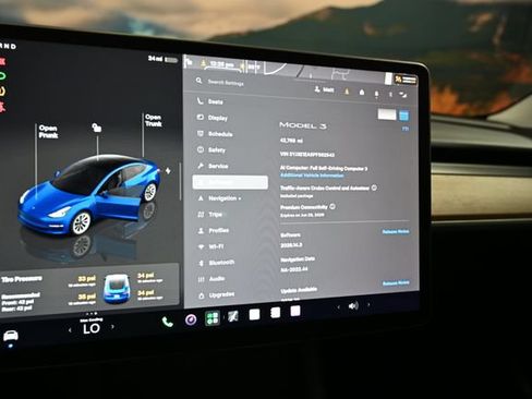 Used 2023 Tesla Model 3 Standard Range RWD image 35