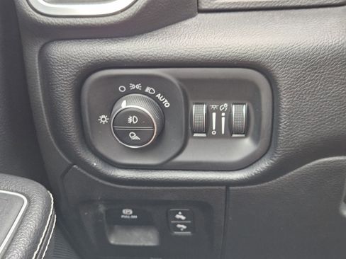 Used 2021 RAM 1500 Laramie AWD/4WD image 23