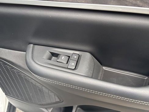 Used 2023 Jeep Grand Cherokee Limited image 15