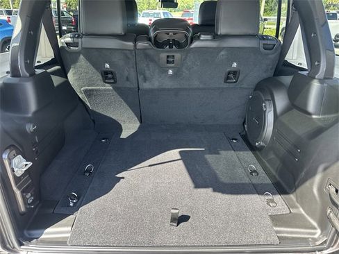 New 2025 Jeep Wrangler Unlimited Rubicon w/ Technology Group image 9