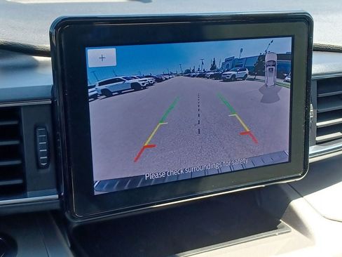 Used 2022 Ford Explorer XLT w/ Equipment Group 202A AWD/4WD image 20
