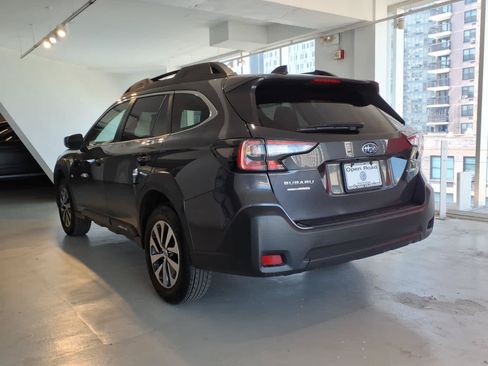 Used 2024 Subaru Outback Premium AWD/4WD image 6