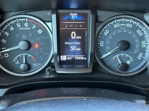 Used 2022 Toyota Tacoma TRD Off-Road image 27