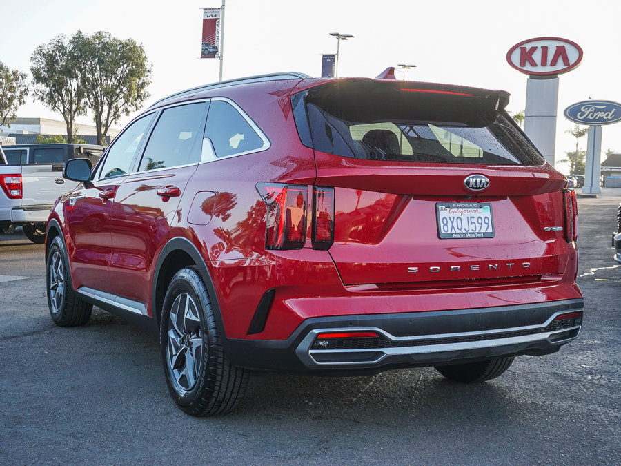 Certified 2021 Kia Sorento EX FWD image 5