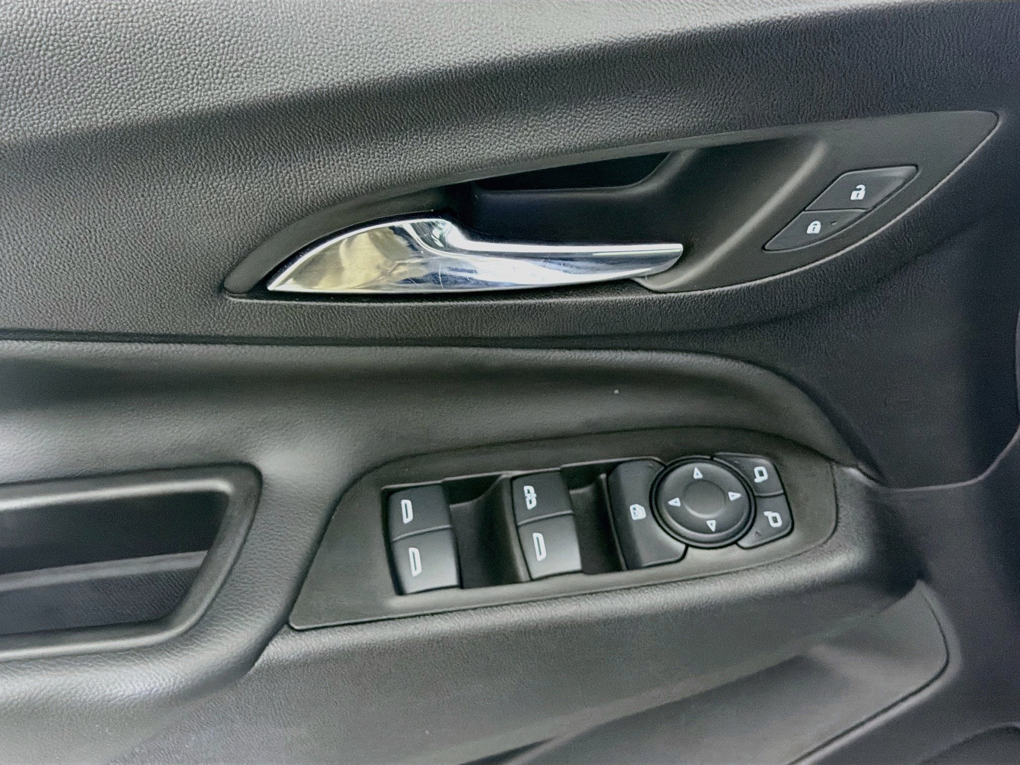 Used 2022 Chevrolet Equinox LT FWD image 15