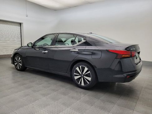Used 2021 Nissan Altima 2.5 SV image 3