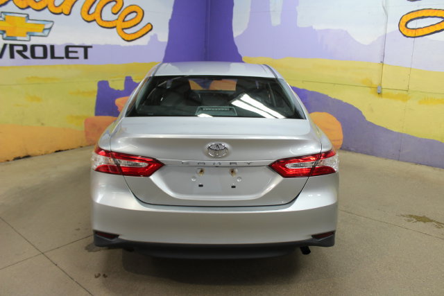 Used 2018 Toyota Camry LE FWD image 7