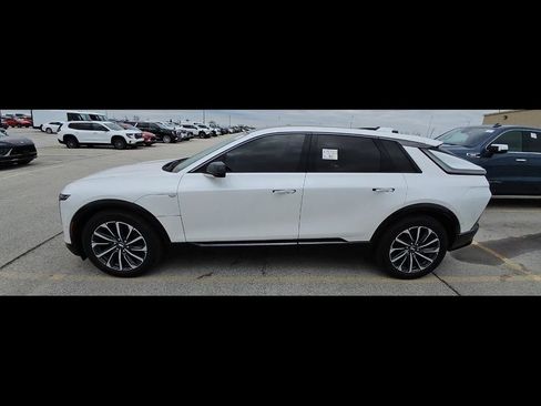 Used 2024 Cadillac Lyriq Sport w/ LPO, Floor Liner Package AWD/4WD image 8