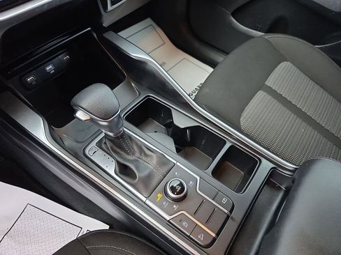 Used 2023 Kia Sorento LX image 24