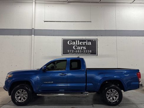 Used 2017 Toyota Tacoma SR5 w/ Tow Package image 1