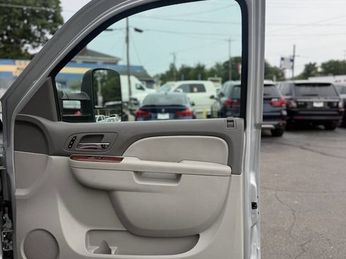 Used 2014 Chevrolet Silverado 3500 LTZ w/ LTZ Plus Package AWD/4WD image 19
