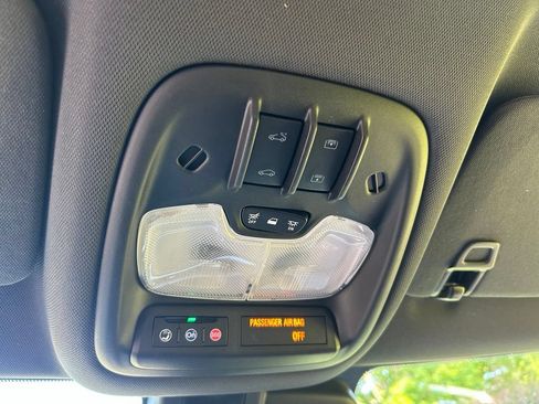 Used 2021 Chevrolet TrailBlazer RS w/ Sun and Liftgate Package FWD image 58