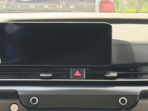 Used 2026 Kia Carnival FWD image 21