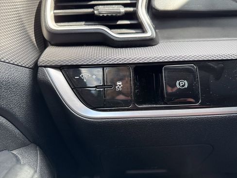 Used 2023 Kia Sportage LX image 27