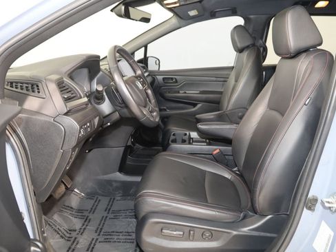 Used 2023 Honda Odyssey Sport image 11