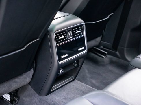 Used 2022 Porsche Cayenne Turbo S AWD/4WD image 18