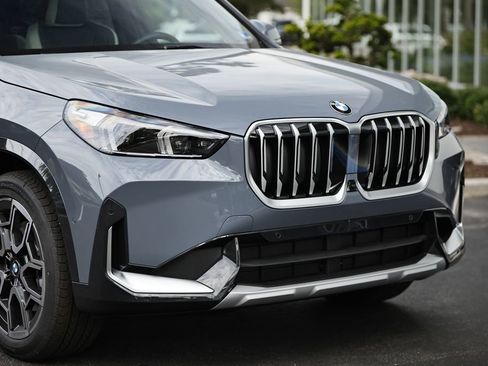 New 2026 BMW X1 xDrive28i w/ Technology Package AWD/4WD image 2