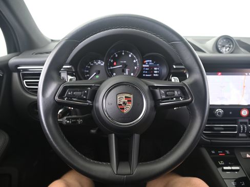 Certified 2023 Porsche Macan AWD/4WD image 35