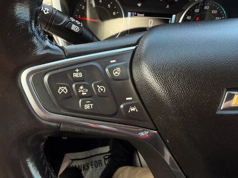Used 2018 Chevrolet Equinox Premier AWD/4WD image 21