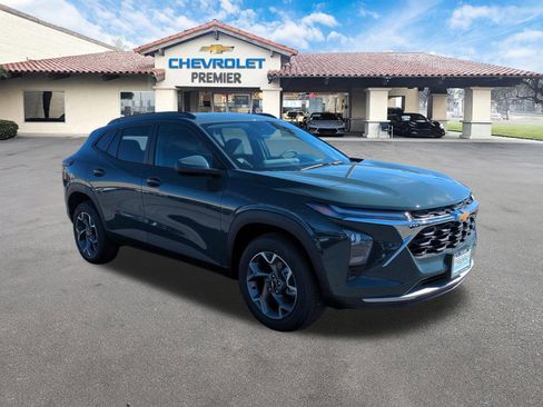 New 2026 Chevrolet Trax LT w/ Driver Confidence Package image 2