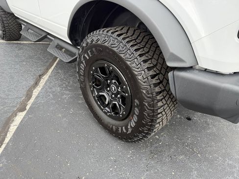 Used 2023 Ford Bronco Wildtrak AWD/4WD image 10