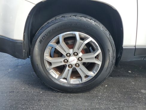 Used 2014 GMC Acadia SLT image 38