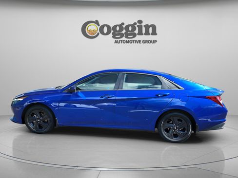 Certified 2023 Hyundai Elantra SEL image 3